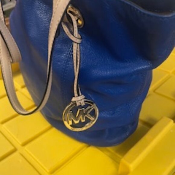 Michael Kors - Picture 2 of 5